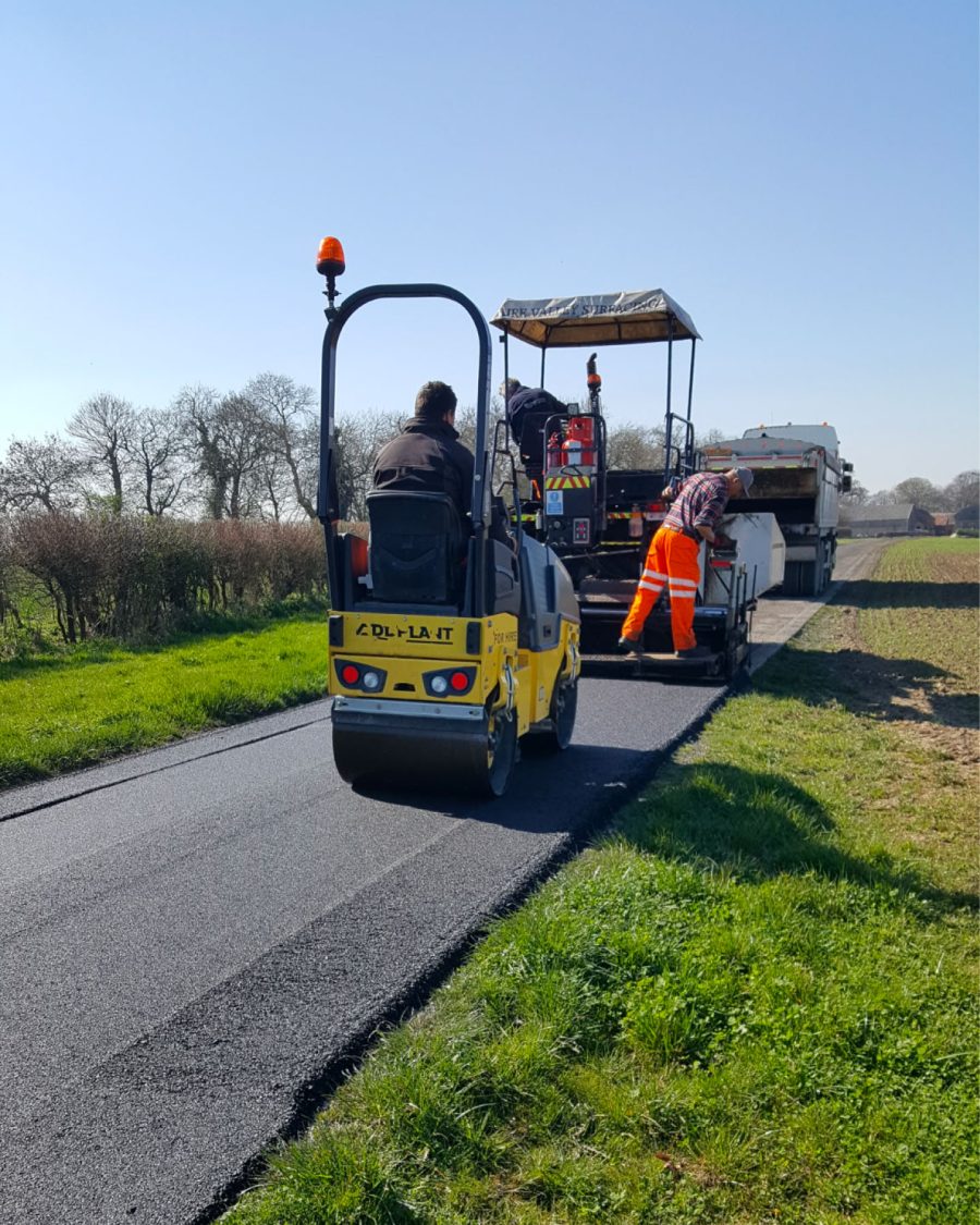 Jjandawskeet narrow tarmac